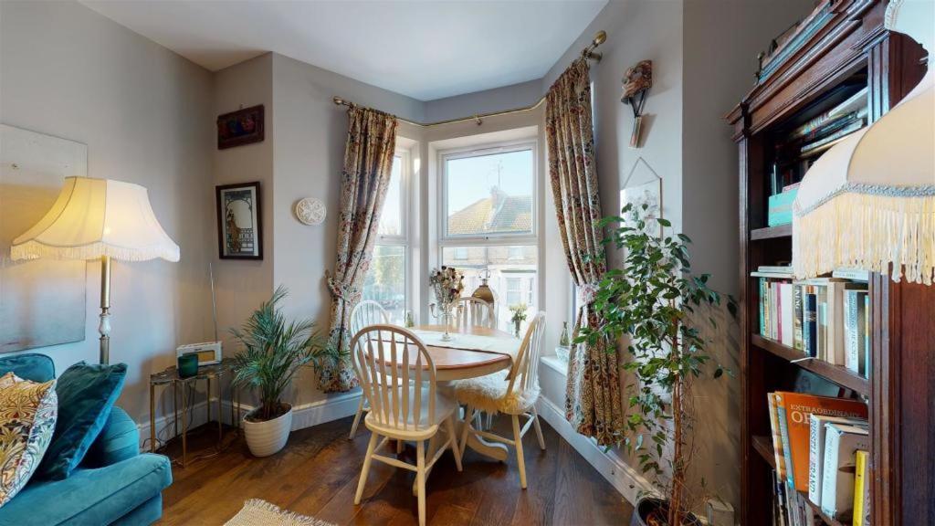 Boutique Margate Abode Apartment Luaran gambar